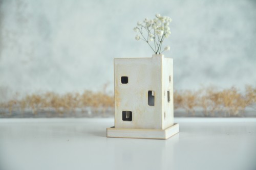 Domek ceramiczny Z KRAWĘDZIĄ KOSZOWĄ