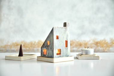 Domek ceramiczny Z KRAWĘDZIĄ KOSZOWĄ